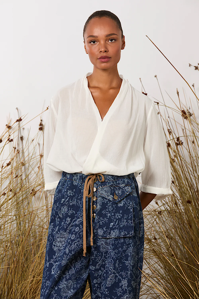 M.A. DAINTY TRUCKER JEANS - FLORAL