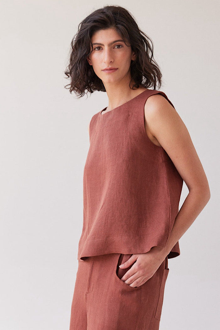 EVA’S SUNDAY ELLIS SHELL TOP - BRICK