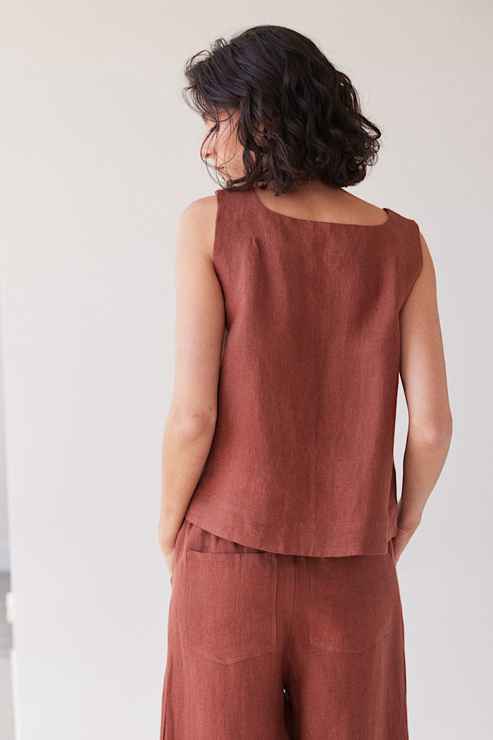 EVA’S SUNDAY ELLIS SHELL TOP - BRICK