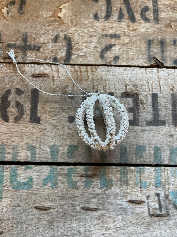 3D BEADED SPHERES - WHITE