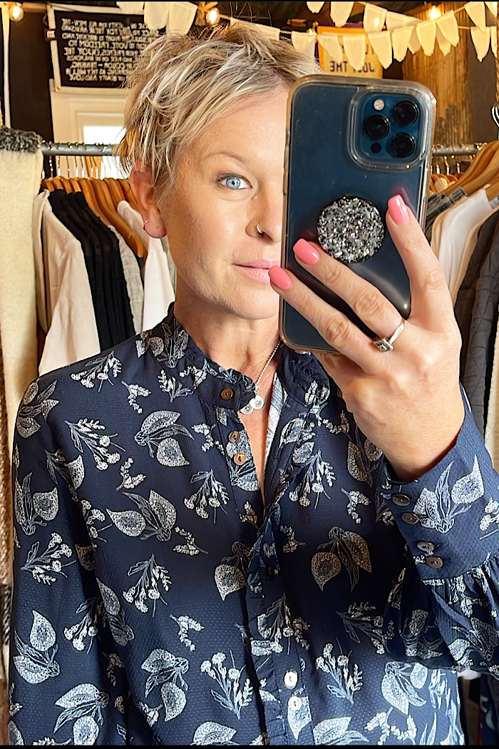 FRILLING NEWS BLOUSE - FLOWER SPRINKLE