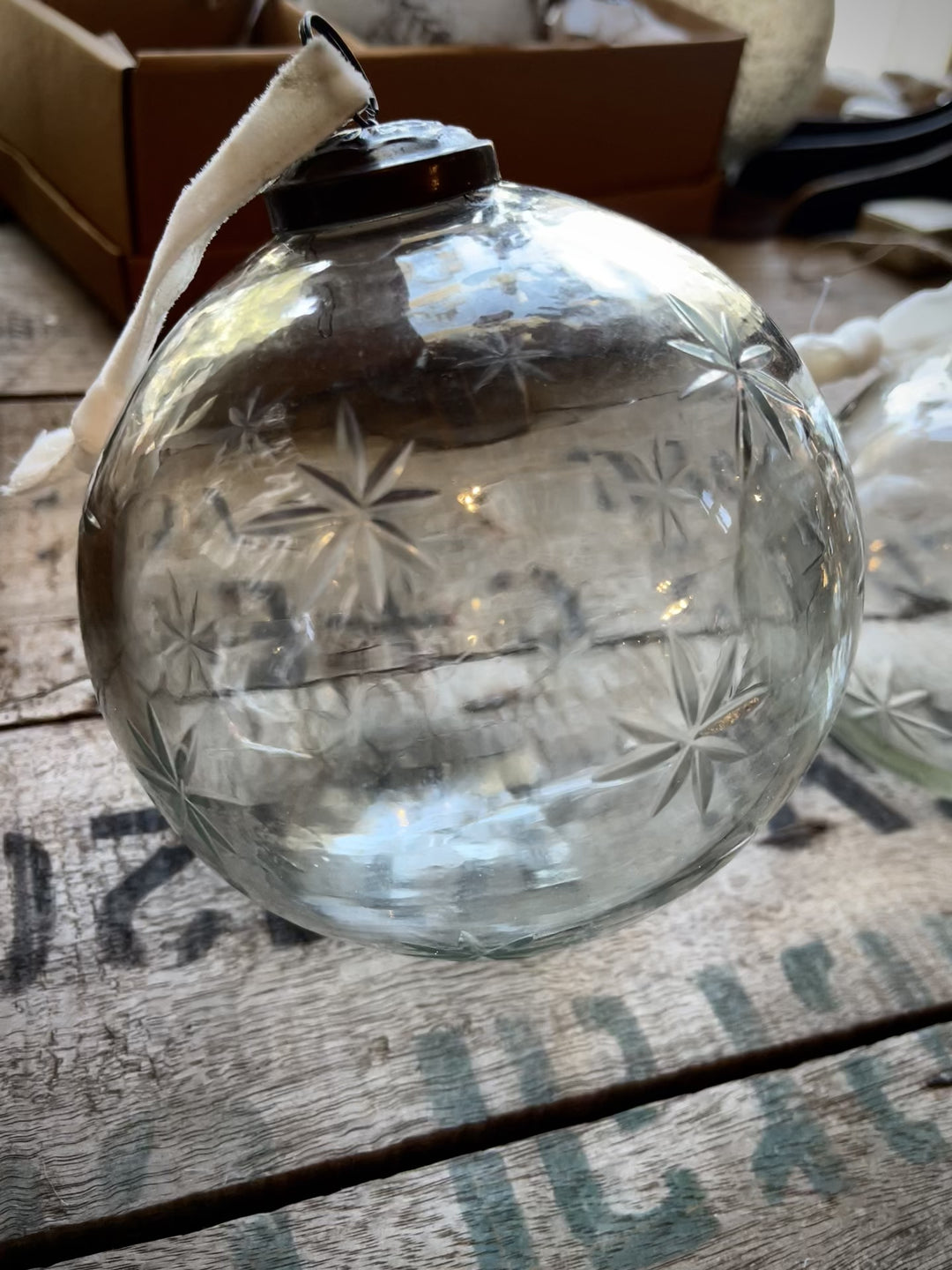 CLEAR STAR BAUBLE