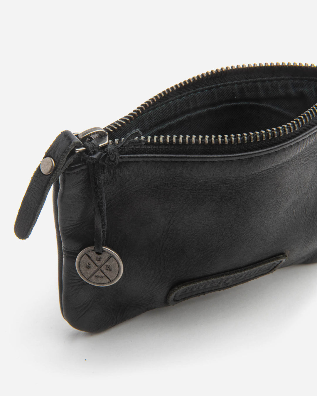 SHELLY POUCH - BLACK