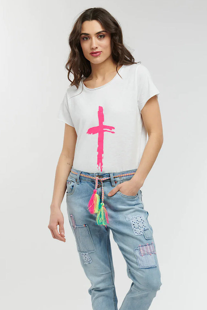 HOT CROSS TEE - FLUORO PINK