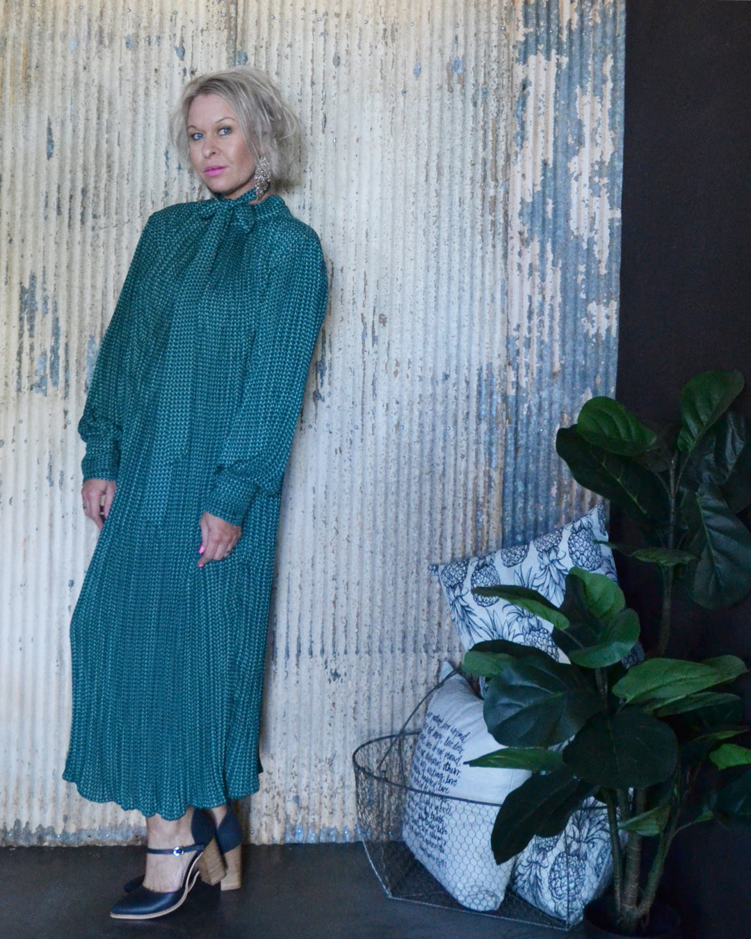 STEVIE DRESS - CHLEO GREEN - FINAL CLEARANCE