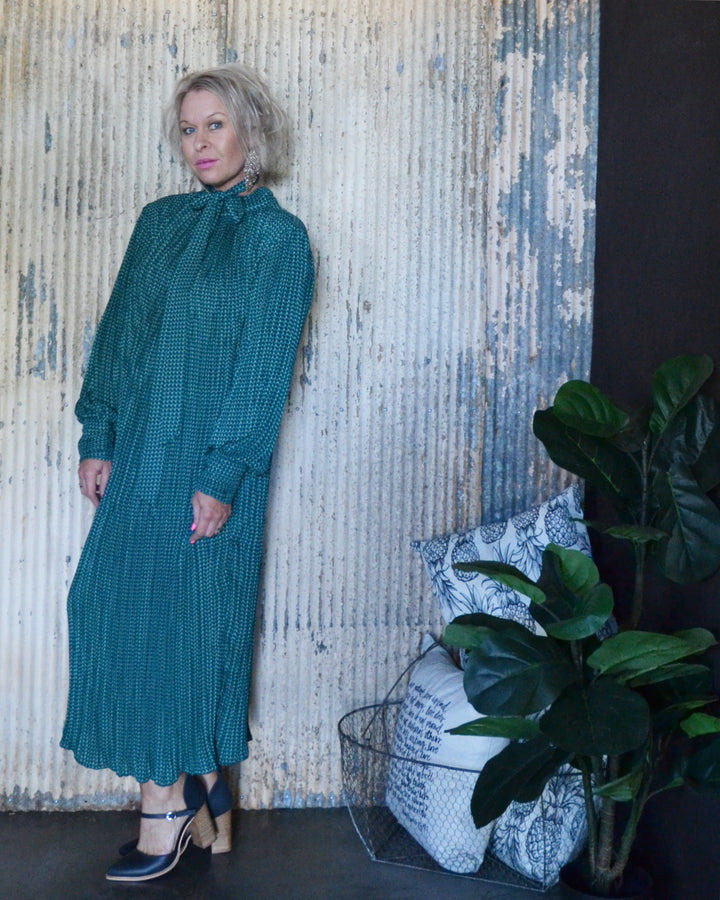 STEVIE DRESS - CHLEO GREEN - FINAL CLEARANCE