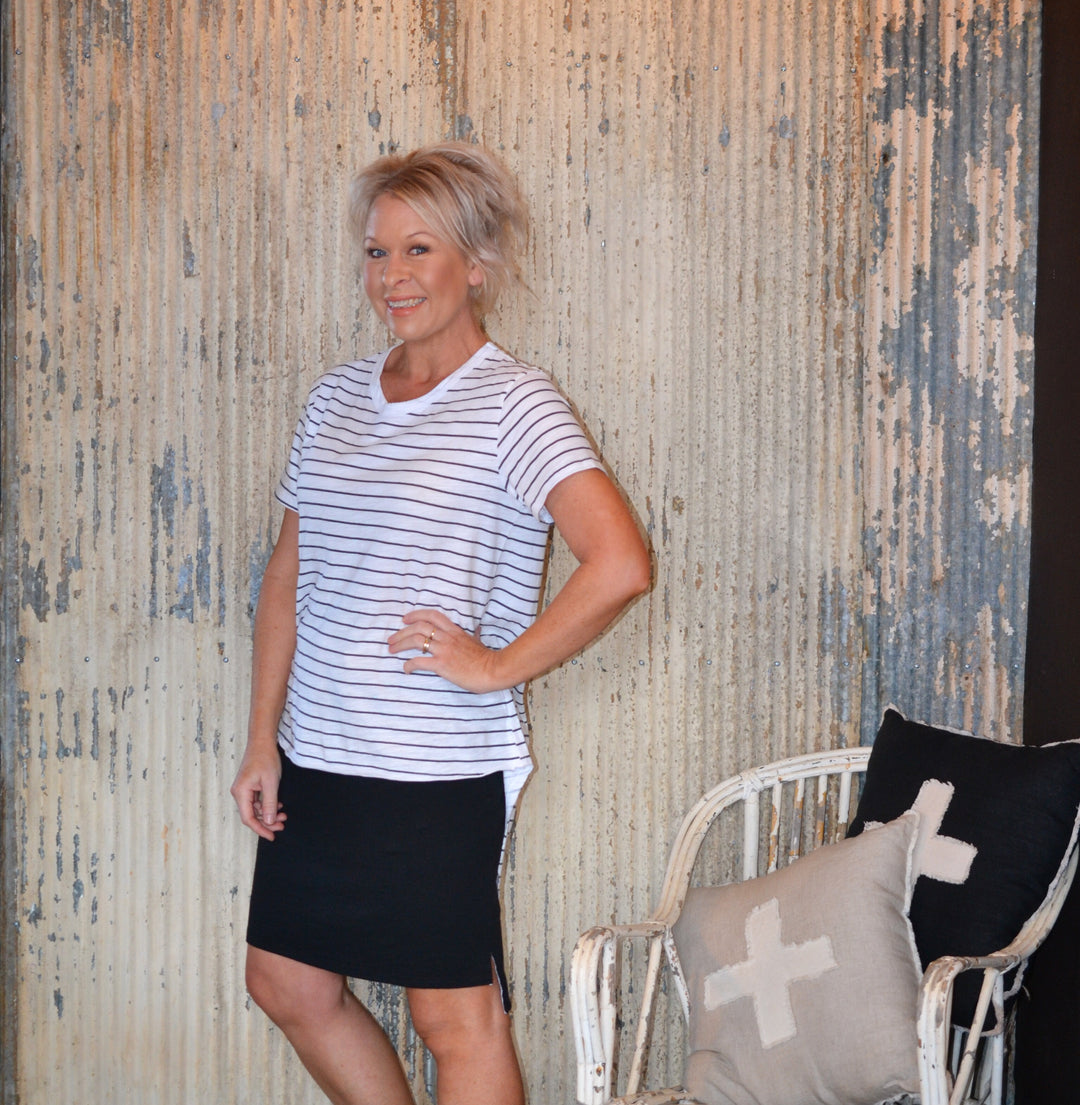 SORRENTO TEE - BLACK & WHITE STRIPE