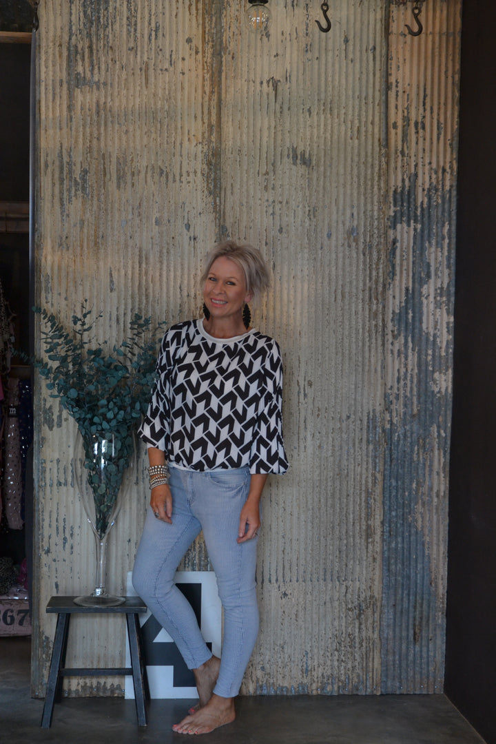 MONOCROME BLOUSE - BLACK & WHITE