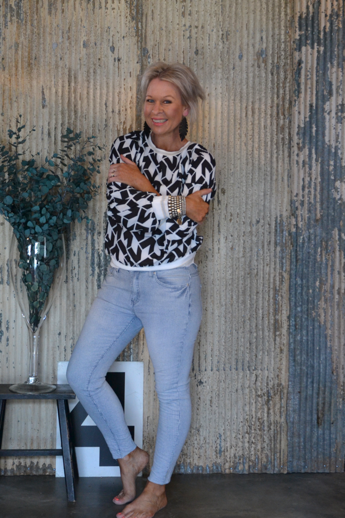 MONOCROME BLOUSE - BLACK & WHITE