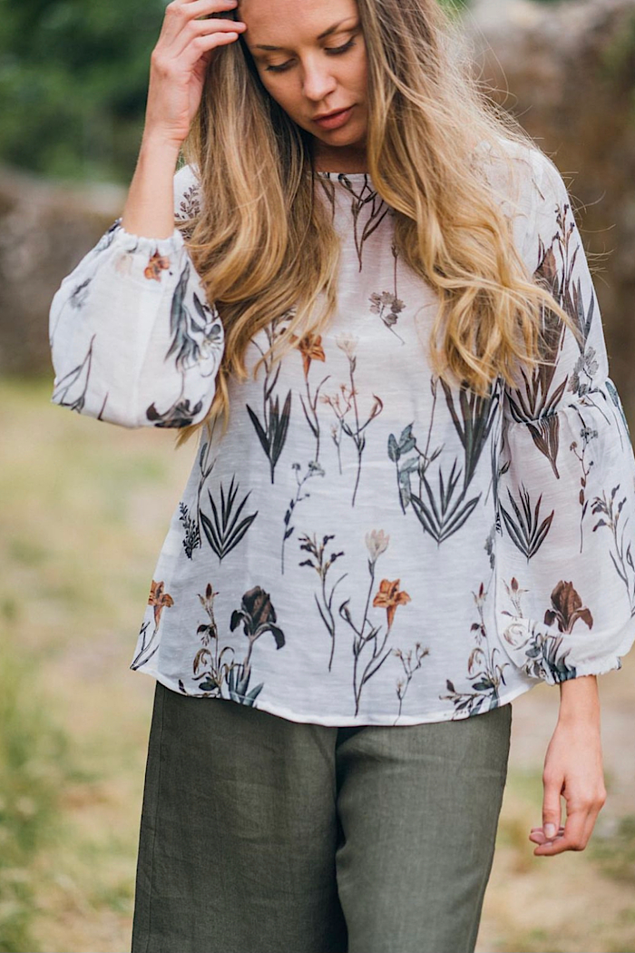 COURTNEY BLOUSE - WHITE BOTANICAL