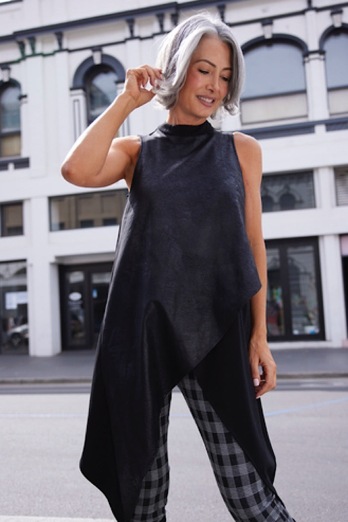 TESSA TOP - BLACK WASH - FINAL CLEARANCE